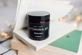 swieca-sojowa-biblioteka-120-ml-100percent-naturalna-25h-zapachu-starych-ksiazek