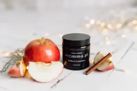 intensywna-swieca-sojowa-aromma-jablko-i-cynamon-pobudza-zmysly-odpreza