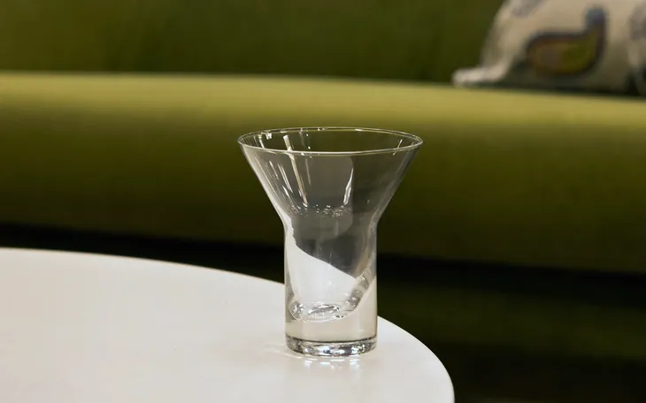 szklanka-do-drinkow-150-ml-shake-breakfast-martini-pojemnosc-150-ml-stan-nowy