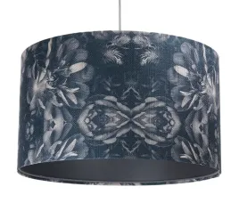 lampa-wiszaca-z-abazurem-w-kwiaty-granatowa-50-cm