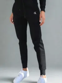 spodnie-dresowe-dresy-damskie-calvin-klein-czarne-z-haftowanym-logo-l