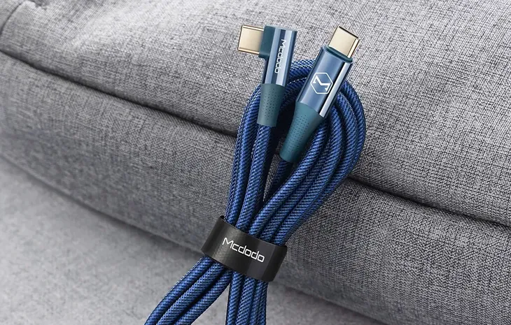 kabel-usb-c-do-usb-c-mcdodo-firefox-100w-2m-niebieski-waga-z-opakowaniem-0-3-kg-stan-nowy