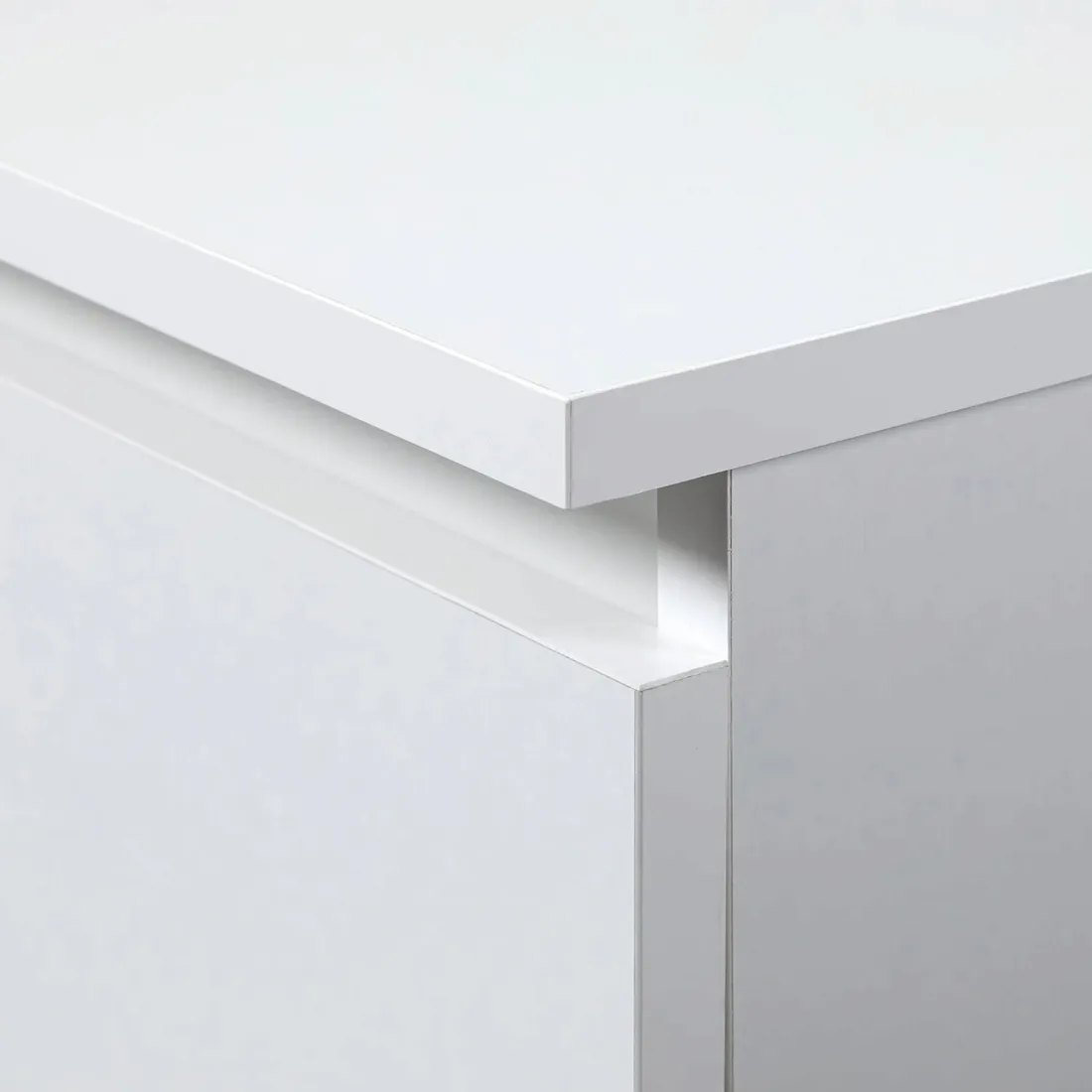 biurko-komputerowe-a5-135-cm-biale