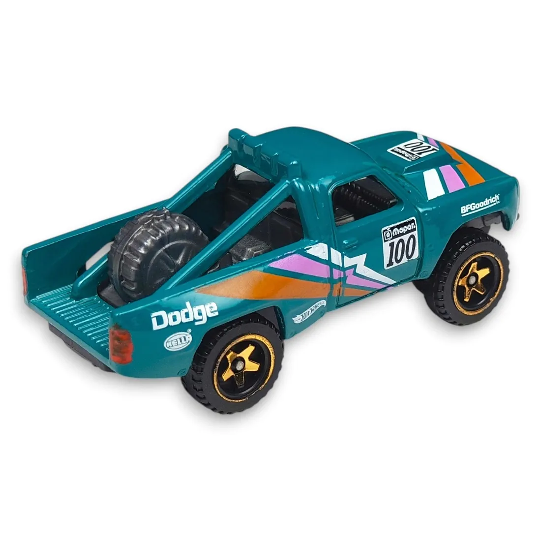 hot-wheels-87-dodge-d100-luzak