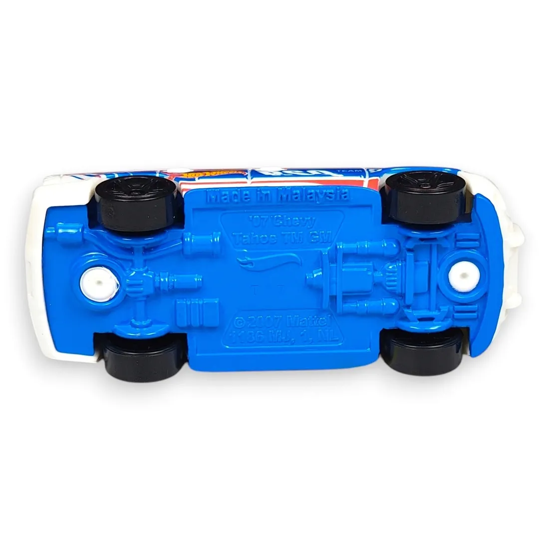hot-wheels-07-chevy-tahoe-luzak-stan-powystawowy