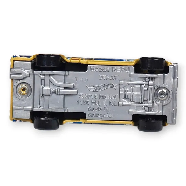 hot-wheels-mazda-repu-luzak-bohater-brak