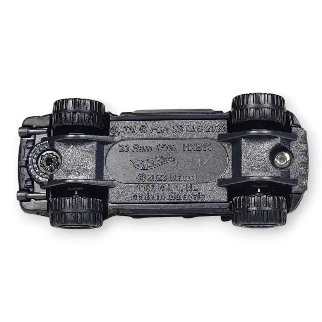 hot-wheels-23-ram-1500-luzak-stan-powystawowy