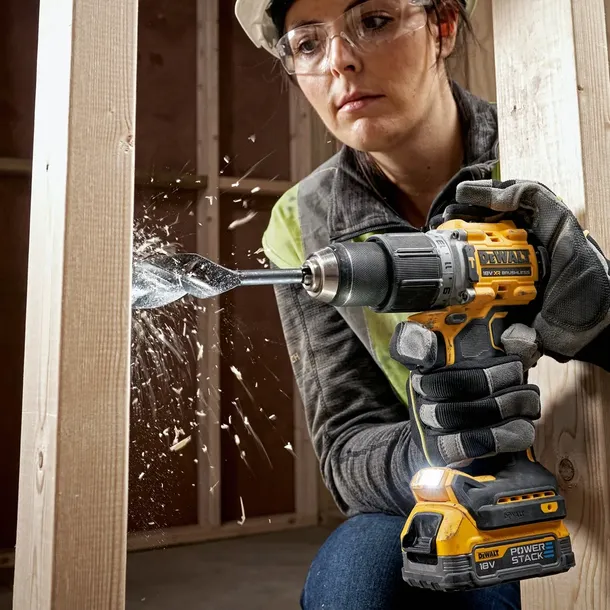 dcd805-dcf850-powerstack-18v-dewalt-dck2050e2t-marka-dewalt-opakowanie-walizka