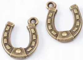 2x-podkowa-amulet-wisior-zawieszki-przypinki-charms-szczescie-podkowka-braz