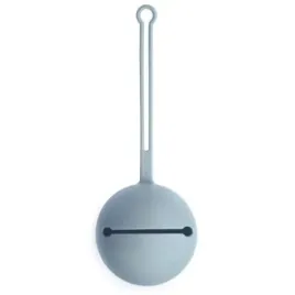 mushie-etui-na-smoczek-do-wozka-kula-ball-powder-blue