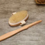 szczotka-do-masazu-i-mycia-ciala-z-miekkim-wloknem-material-czesci-myjacej-tworzywo-naturalne-material-rekojesci-tworzywo-naturalne