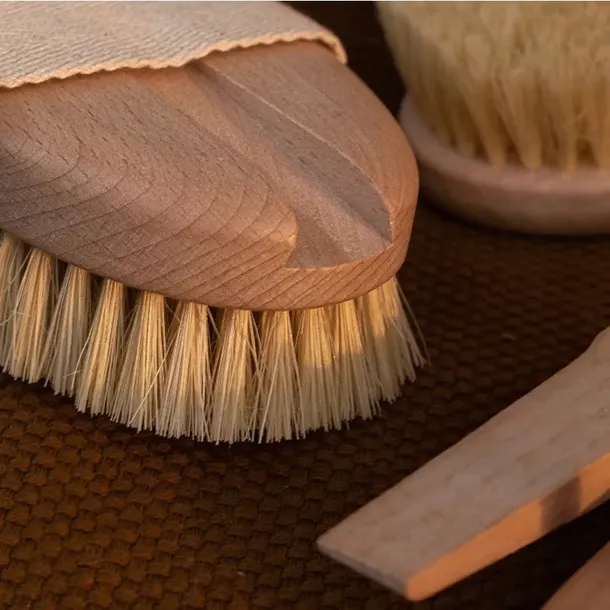 szczotka-do-masazu-i-mycia-ciala-z-miekkim-wloknem-material-czesci-myjacej-tworzywo-naturalne-kod-producenta-07849