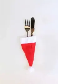 etui-na-sztucce-czapka-mikolaja-swieta-dekor-6szt