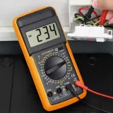 profesjonalny-miernik-pradu-multimetr-lcd-typ-reczny