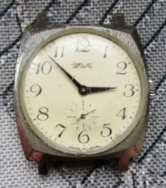 stary-zegarek-mechaniczny-kolekcjonerski-zim