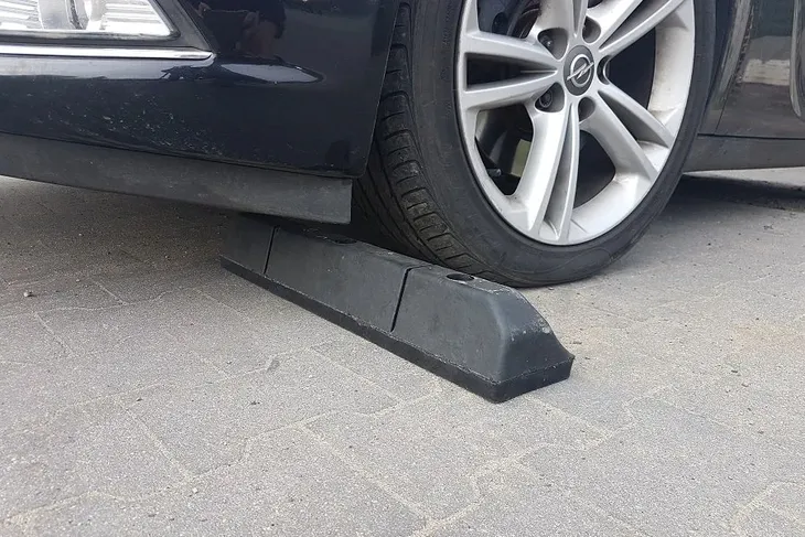 separator-parkingowy-krotki-59-cm-waga-z-opakowaniem-6-kg-kod-produktu-10005805