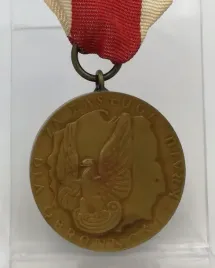 stary-medal-odznaczenie-kolekcjonerski-za-zaslugi-dla-obronnosci-kraju-prl