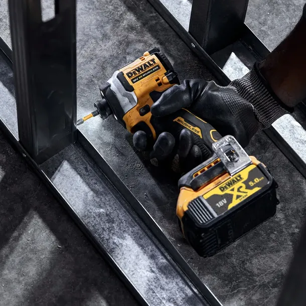 dcd805-dcf850-powerstack-18v-dewalt-dck2050h2t-stan-nowy-kod-produktu-dck2050h2t