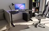 ergonomiczne-biurko-dla-programisty-duze-szerokosc-mebla-138-cm