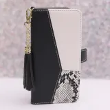 etui-charms-do-iphone-14-pro-61-czarne-stan-nowy