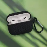 etui-braid-do-airpods-pro-czarne-stan-nowy-waga-z-opakowaniem-0-3-kg