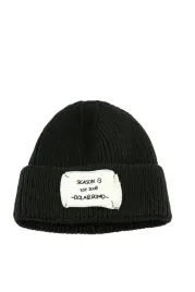 czapka-zimowa-mlodziezowa-czarna-naszywka