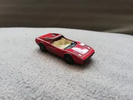 stary-samochodzik-resorak-corgi-ferrari-308-gts