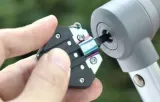 wielofunkcyjny-brelok-do-kluczy-14w1-multitool-liczba-dodatkowych-narzedzi-14