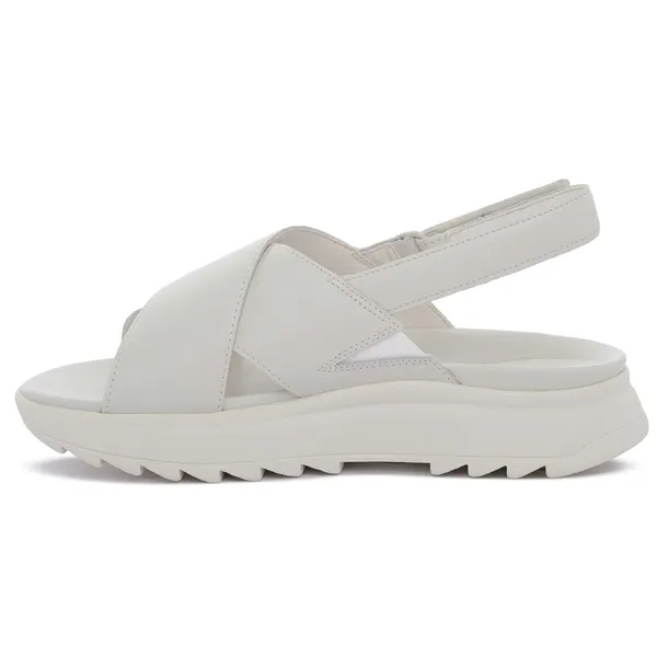 26186583-marka-clarks
