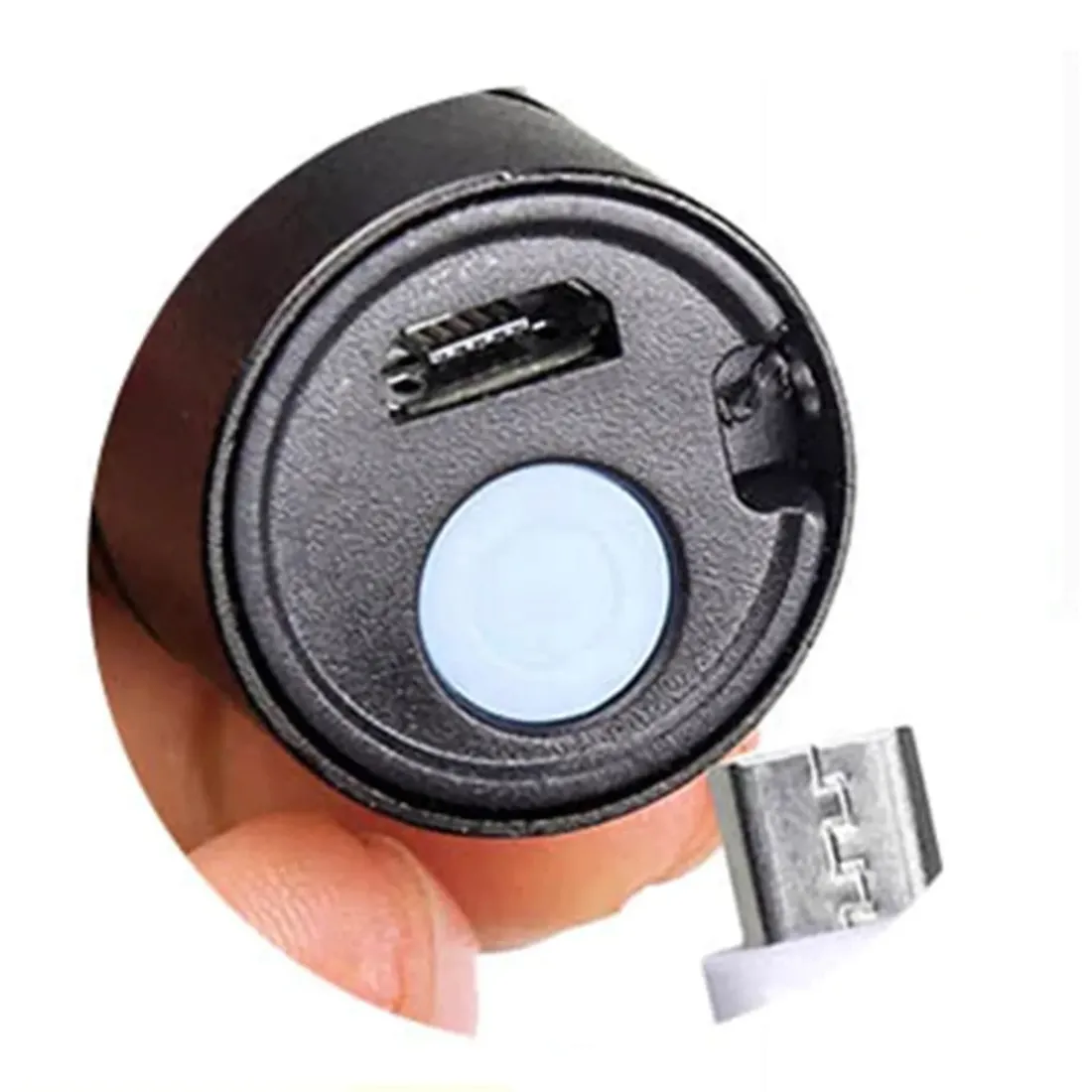 latarka-led-kieszonkowa-usb-etui