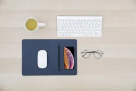 pout-wireless-charging-mouse-pad-blue