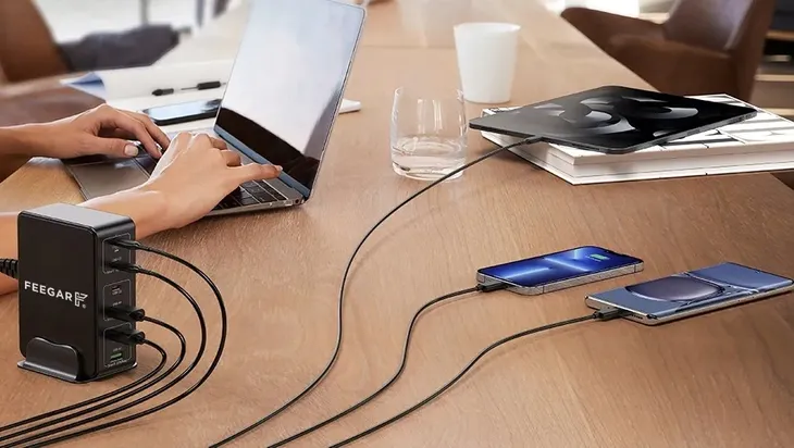 ladowarka-sieciowa-feegar-tower-pro-140w-usb-typ-c-stan-nowy-kolor-czarny