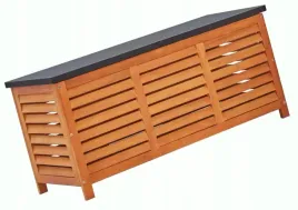 drewniana-skrzynia-ogrodowa-z-wiekiem-taras-patio