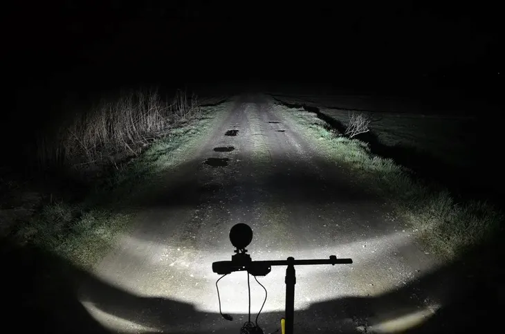 lampa-led-4-a60w