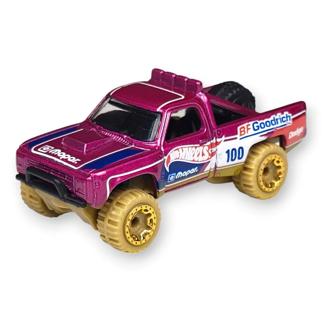 hot-wheels-87-dodge-d100-luzak