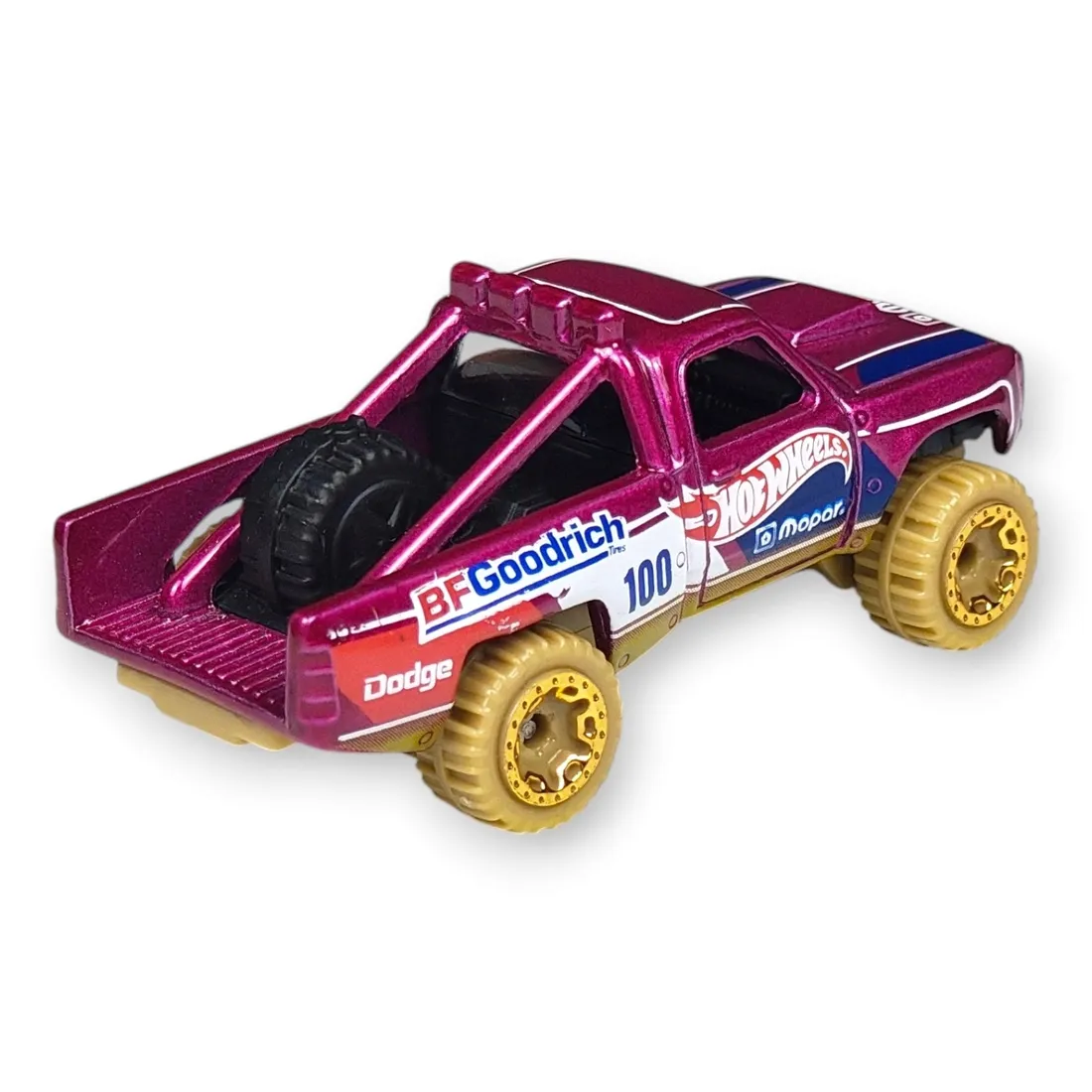 hot-wheels-87-dodge-d100-luzak