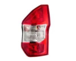 ford-transit-courier-14-lampa-tylna-prawa