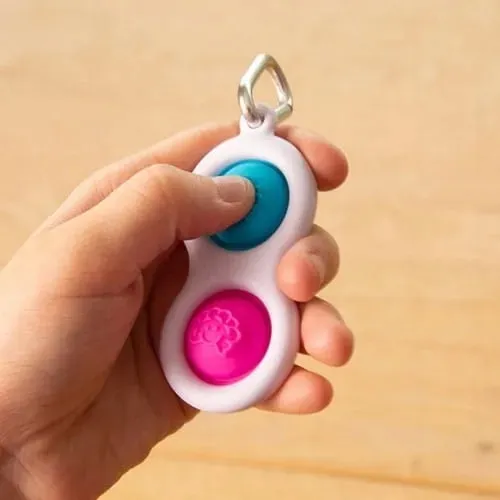fat-brain-toys-babelki-simpl-dimpl-breloczek-marka-fat-brain-toys