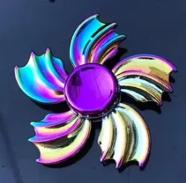 teczowy-fidget-spinner-wiele-rodzajow-pletwa