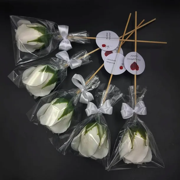 pachnaca-roza-mydlana-dzien-kobiet-nauczyciela-prezent