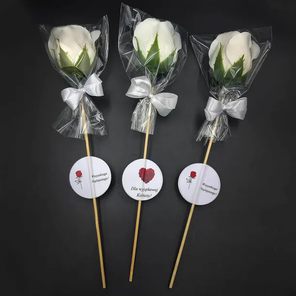 pachnaca-roza-mydlana-dzien-kobiet-nauczyciela-prezent