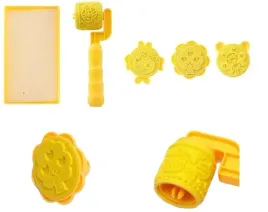 akcesoria-do-maty-wodnej-walek-podstawka-pieczatki-komplet-dla-dzieci