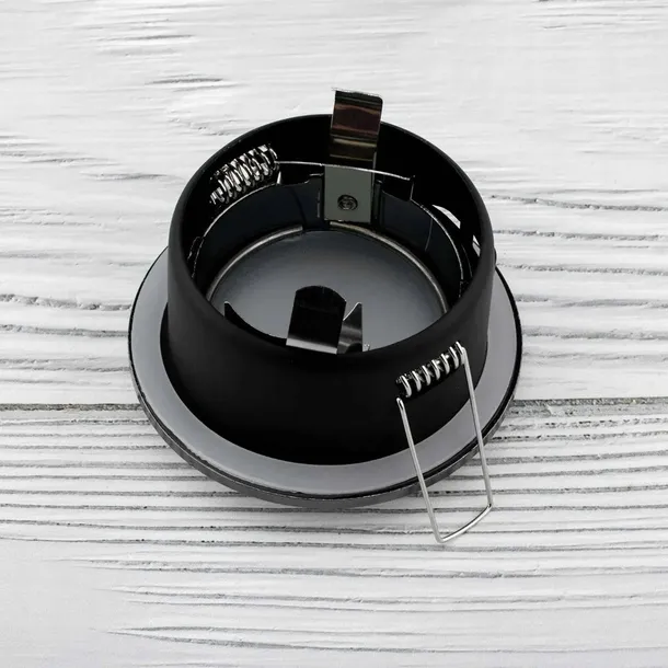 oprawa-halogenowa-hermetyczna-sufitowa-podbitka-zarowka-led-gu10-8w-srednica-8-2-cm