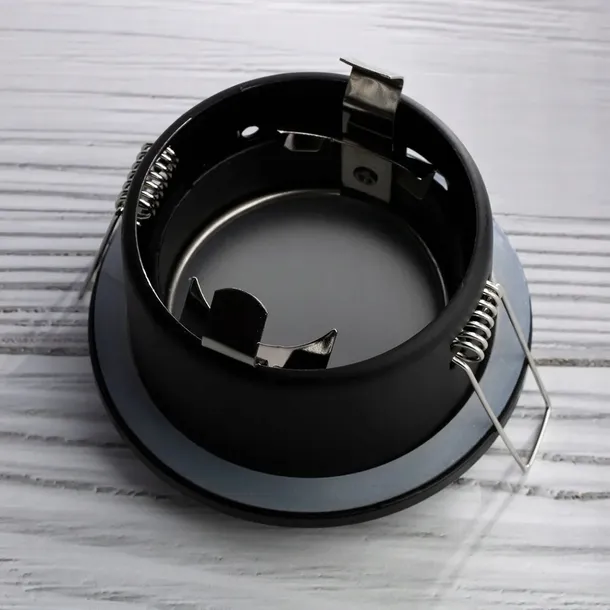 oprawa-halogenowa-hermetyczna-sufitowa-podbitka-zarowka-led-gu10-6w-rodzaj-sufitowe-wpuszczane