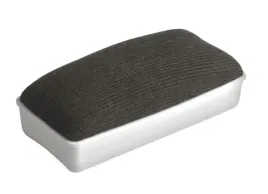 scierak-z-magnesem-gabka-do-tablic-bialych