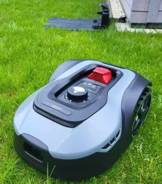 robot-koszacy-kosiarka-automatyczna-900-m2-stalco
