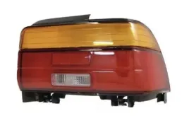 toyota-corolla-e10-lampa-tylna-prawa-sedan