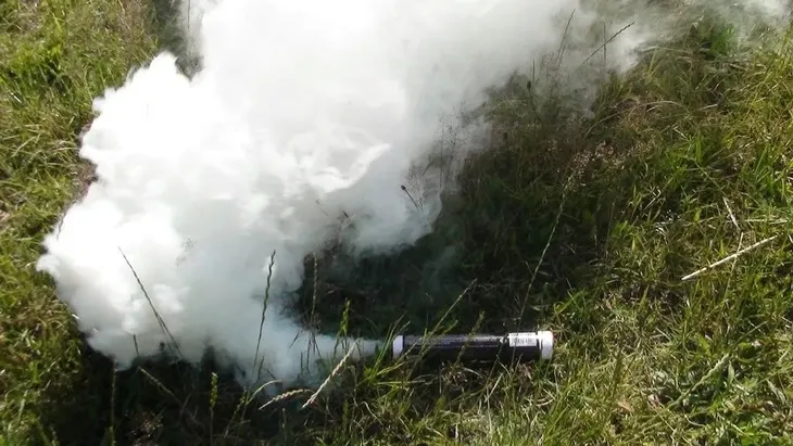 swieca-dymna-pxm30-biala-czas-dzialania-60-s