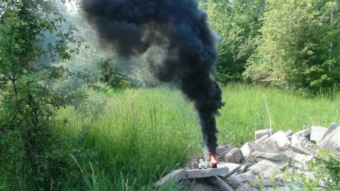 swieca-dymna-jfs-2-czarna-stan-nowy