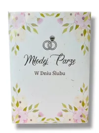 mlodej-parze-w-dniu-slubu-pamiatka-rozowa